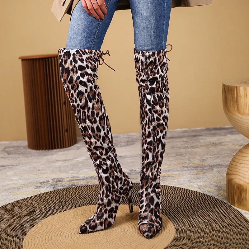 Stretchiga over-knee stövlar, dam, med leopardmönster och spetsig tå