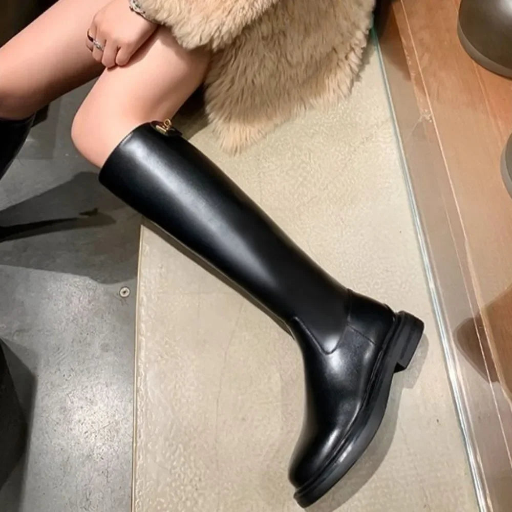 Knähöga boots med grov sula