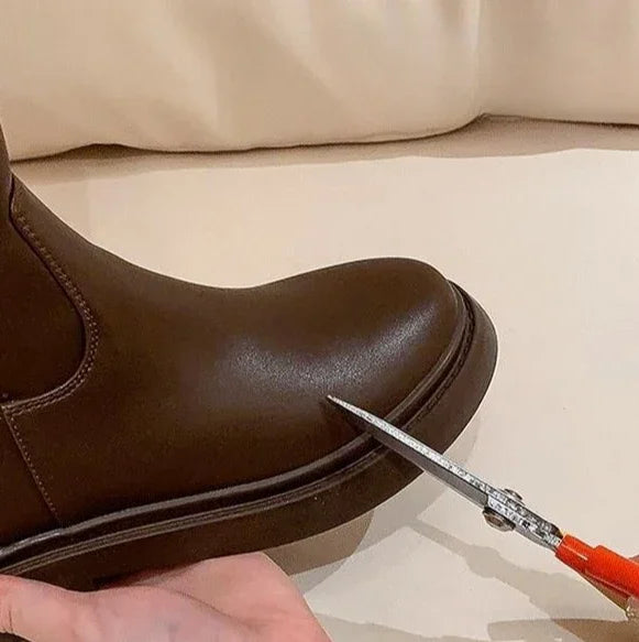 Knähöga boots med grov sula